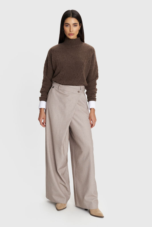 ALE - Pantallona bezhe me prerje te gjere