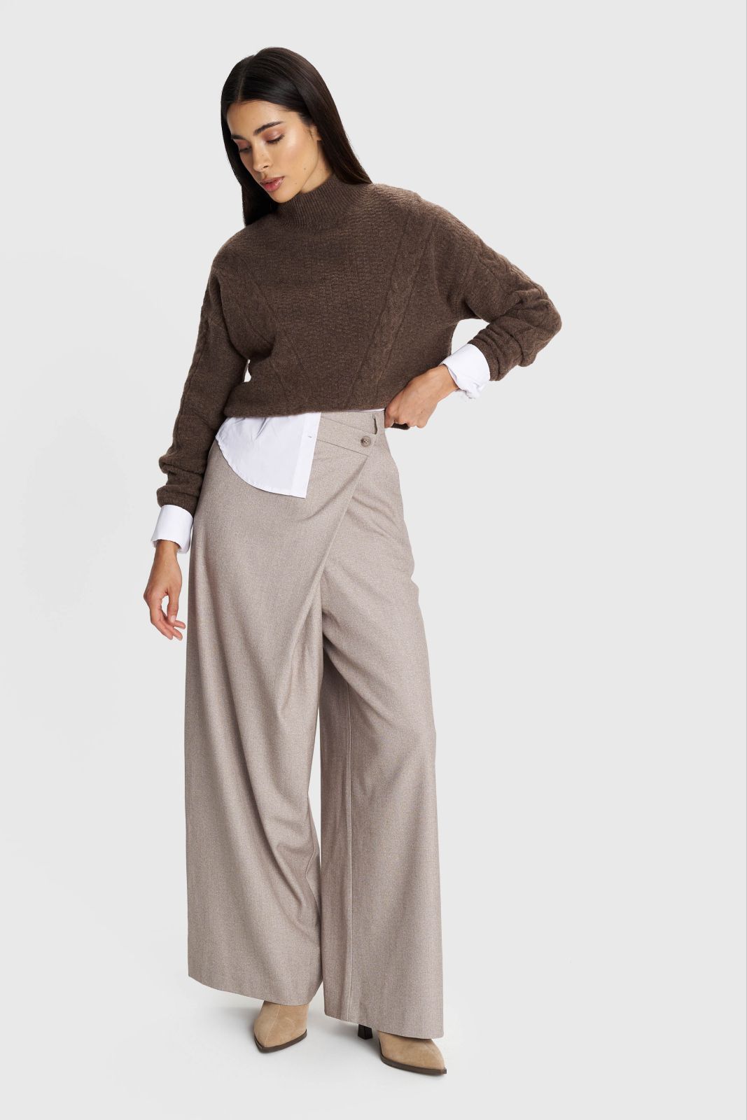 ALE - Pantallona bezhe me prerje te gjere