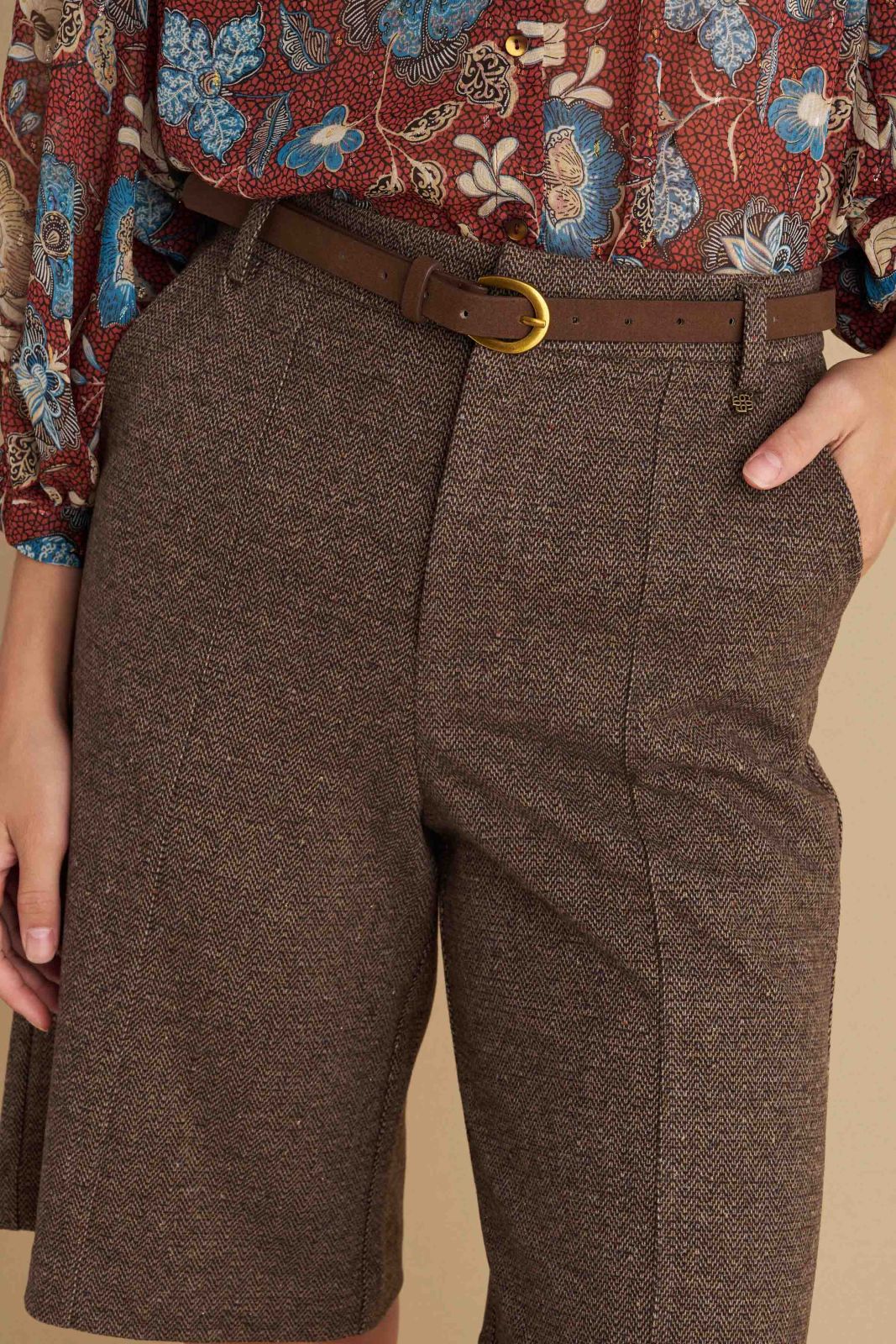 attrattivo - Pantallona kafe te shkurta me bel te larte dhe rrip