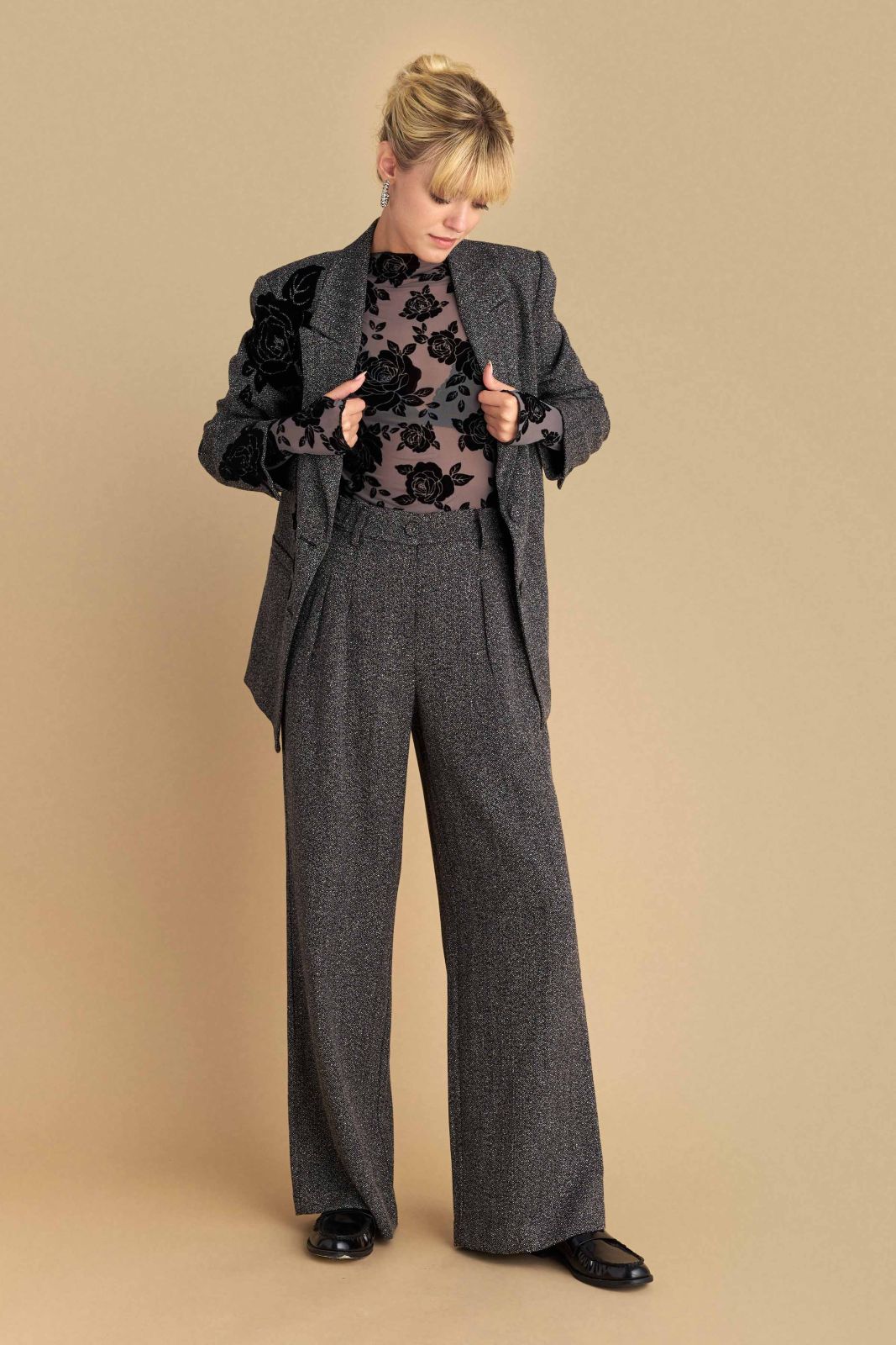 attrattivo - Pantallona stofi gri me prerje te drejte dhe llastik ne bel