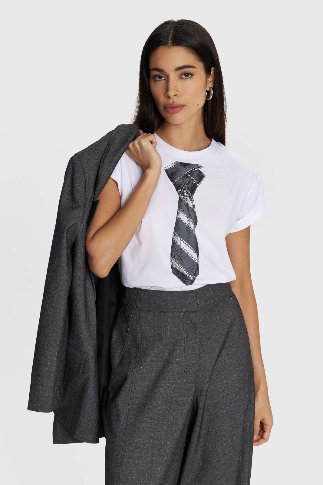 ALE - Bluze e bardhe me dizajn kollare