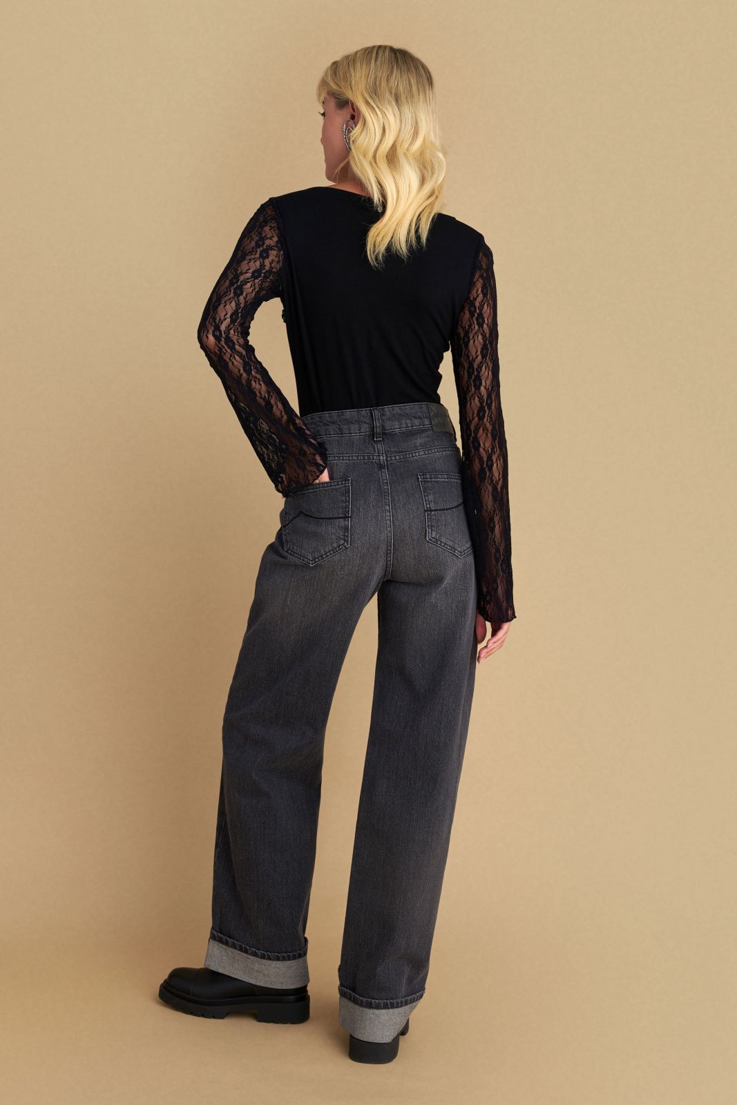 attrattivo - Xhinse gri me prerje te drejte dhe me kthim ne fund