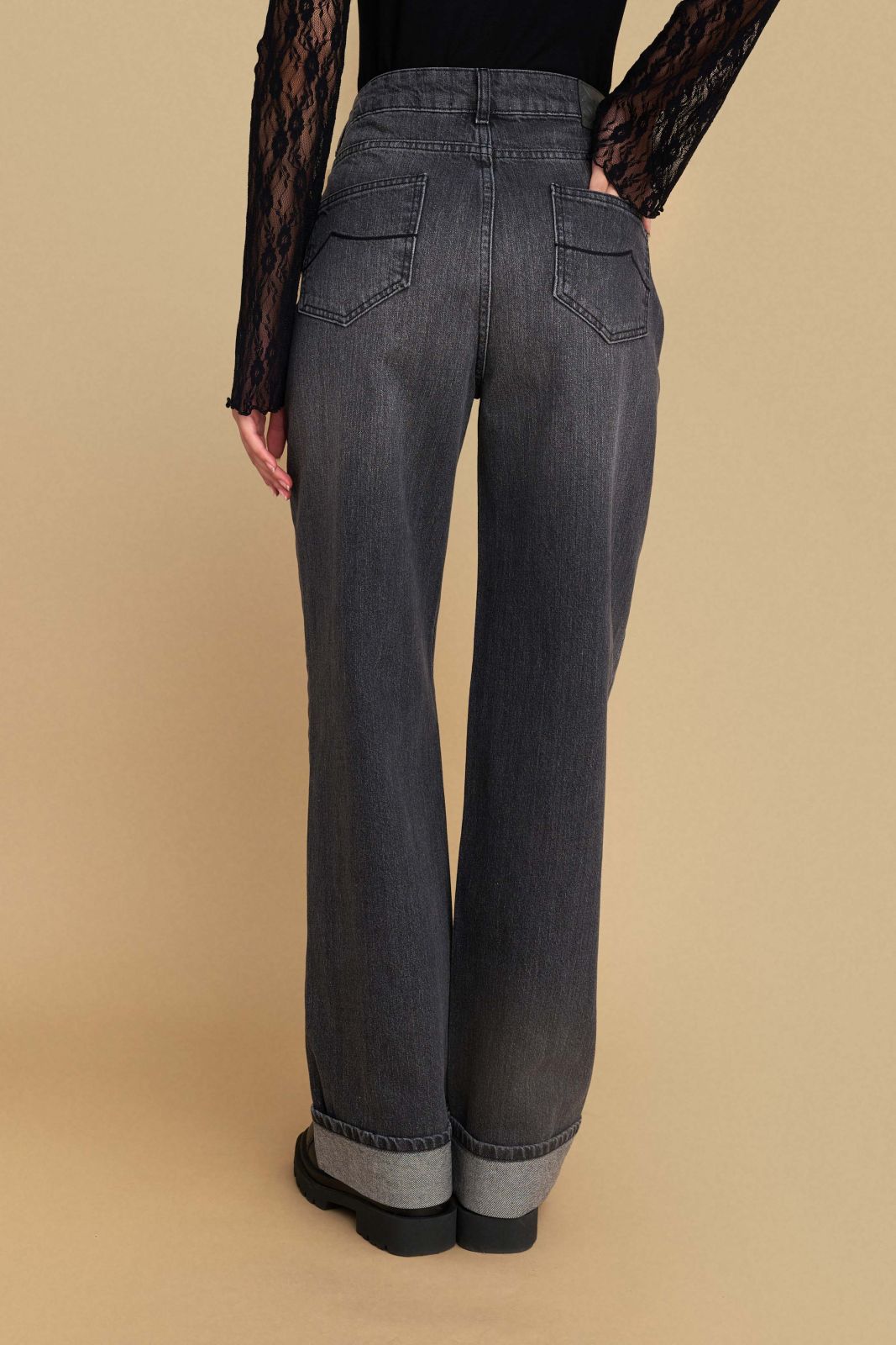 attrattivo - Xhinse gri me prerje te drejte dhe me kthim ne fund