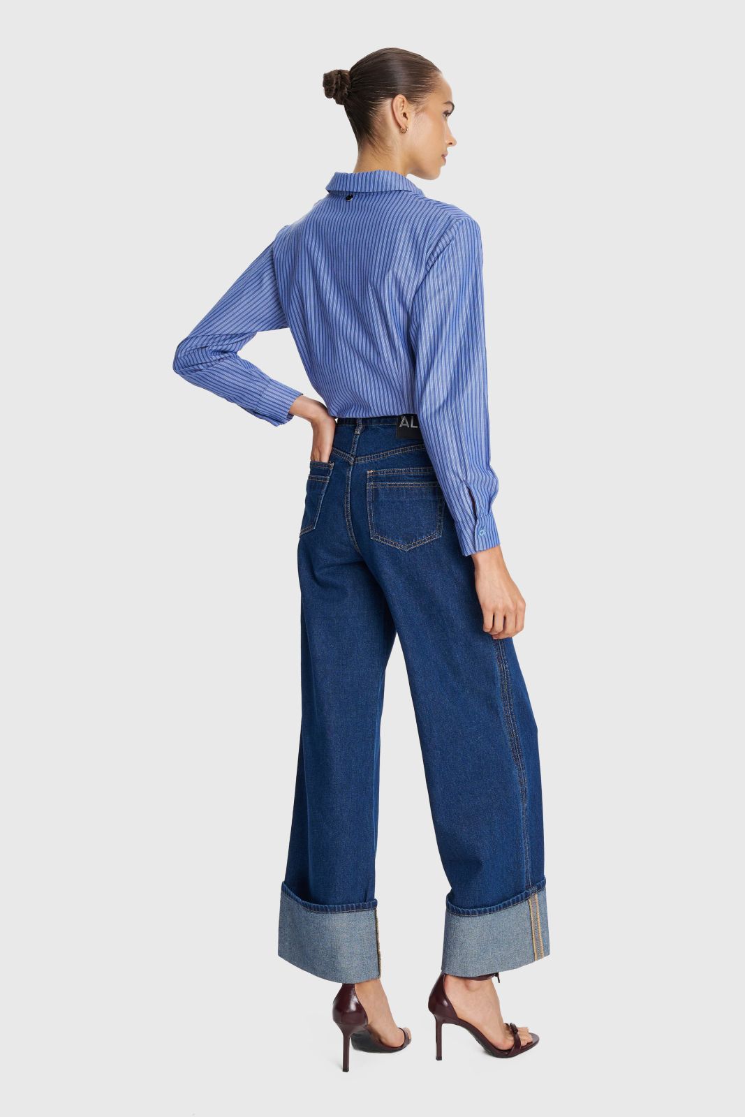 ALE - Xhinse blu me prerje e gjere