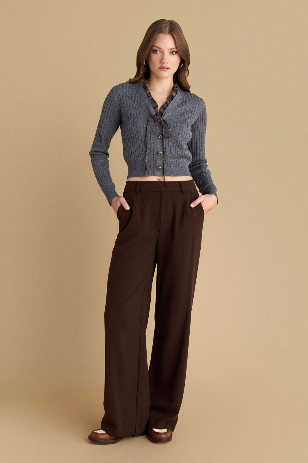 attrattivo - Pulover gri me nderthurje materialesh