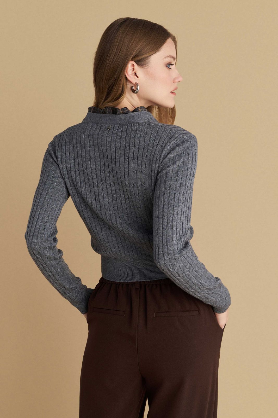 attrattivo - Pulover gri me nderthurje materialesh