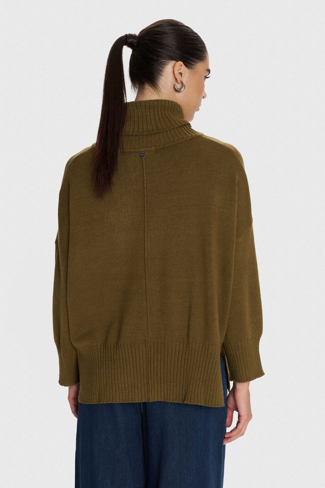 ALE - Pulover jeshile , e bardhe dhe e zeze e thurur dhe me jake te lirshme