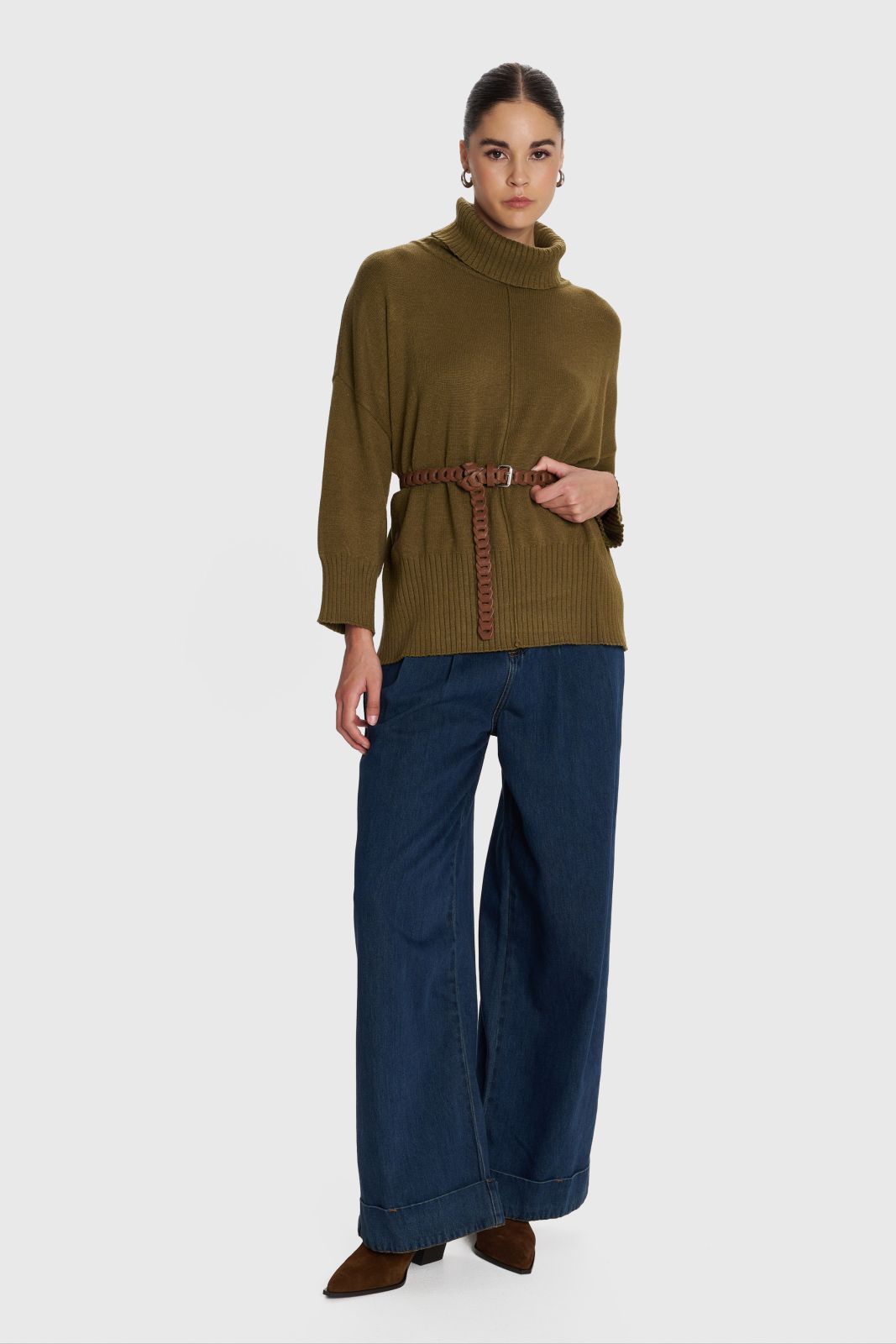 ALE - Pulover jeshile , e bardhe dhe e zeze e thurur dhe me jake te lirshme