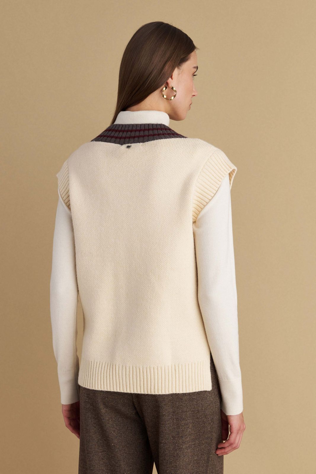 attrattivo - Jelek bezhe i thurur me detaje te qendisura