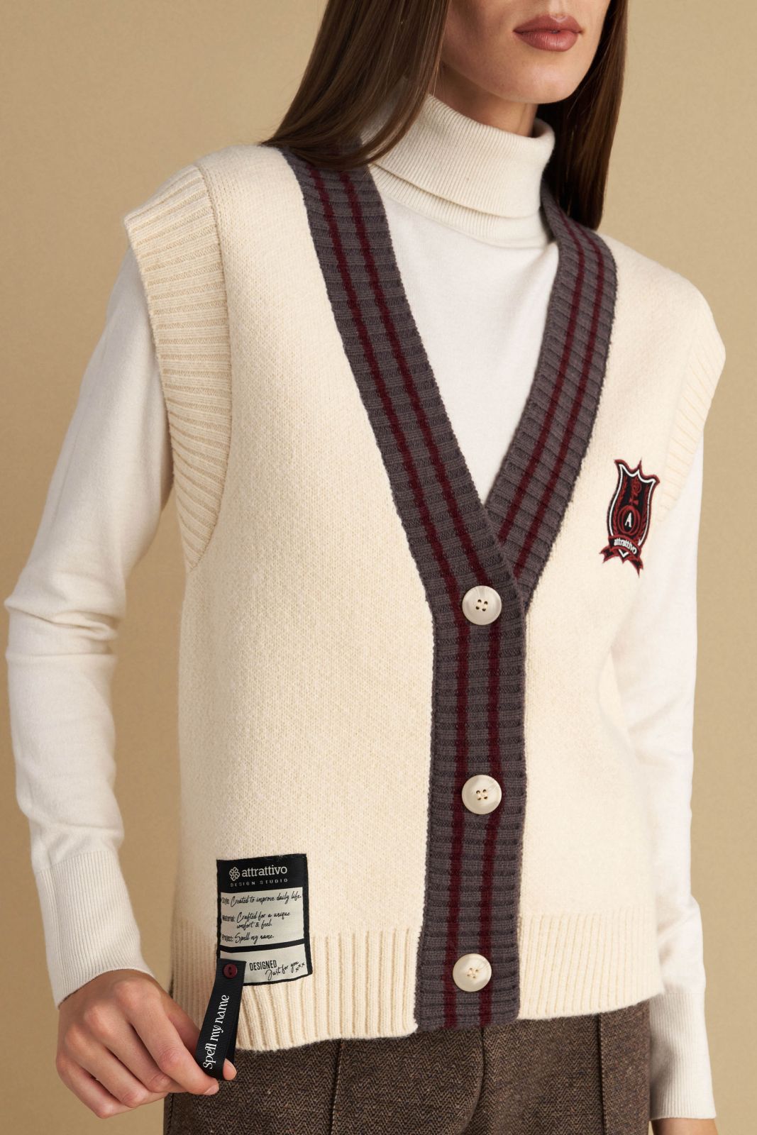 attrattivo - Jelek bezhe i thurur me detaje te qendisura