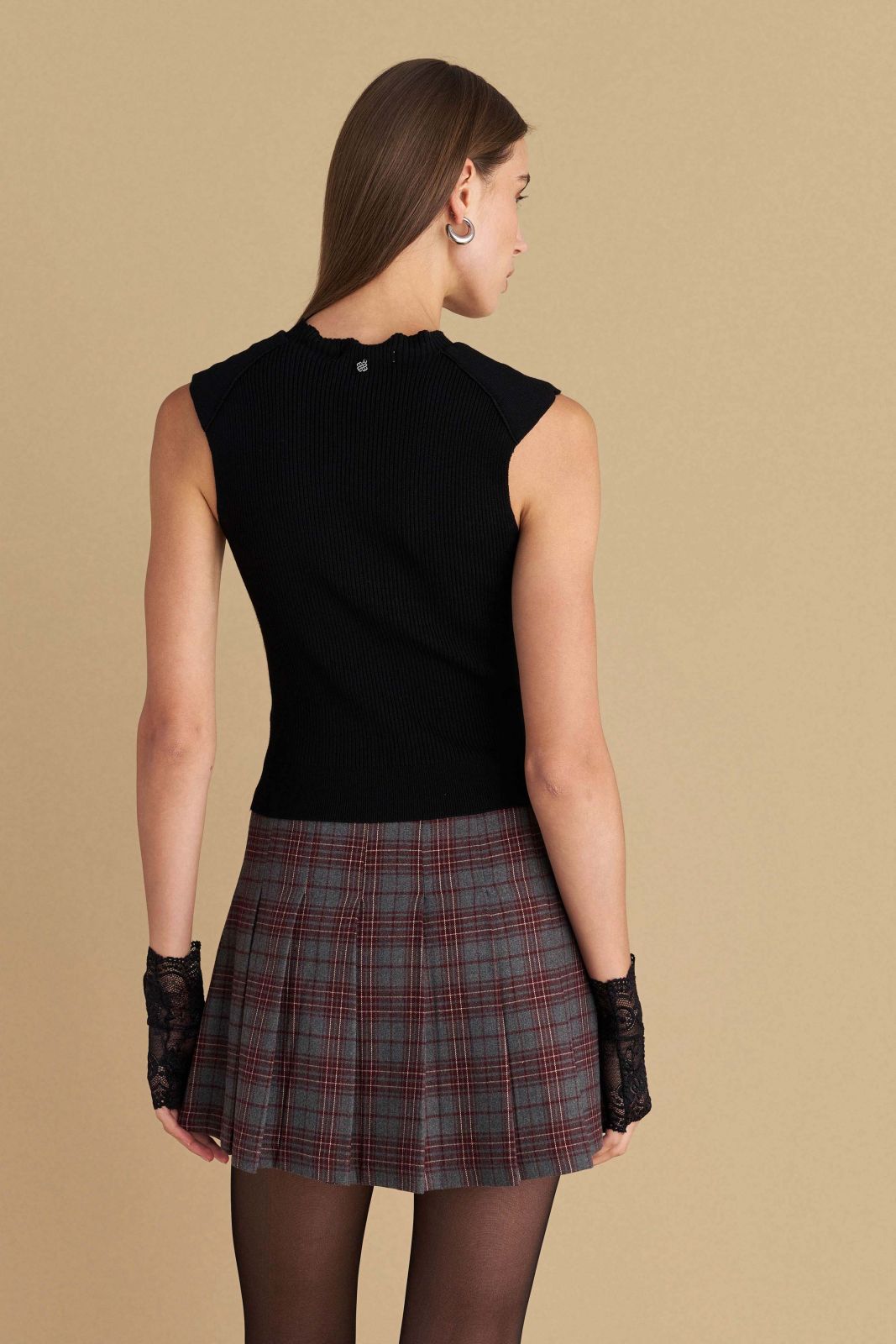 attrattivo - Bluze bezhe dhe e zeze e thurur pa menge