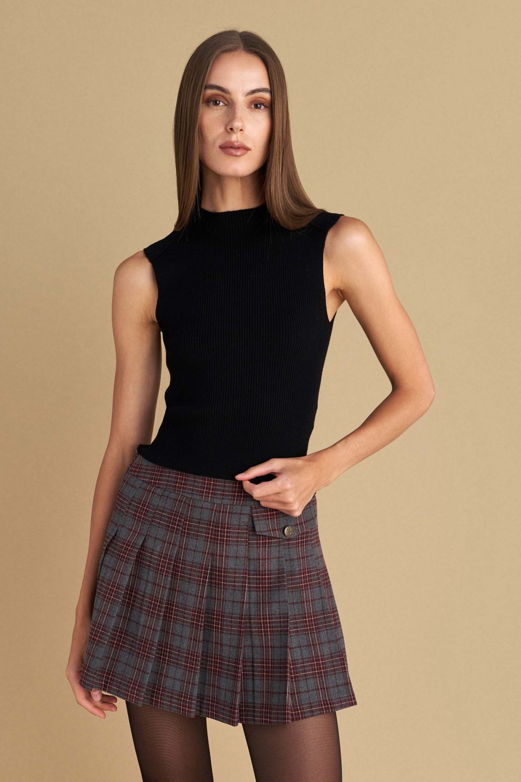 attrattivo - Bluze bezhe dhe e zeze e thurur pa menge