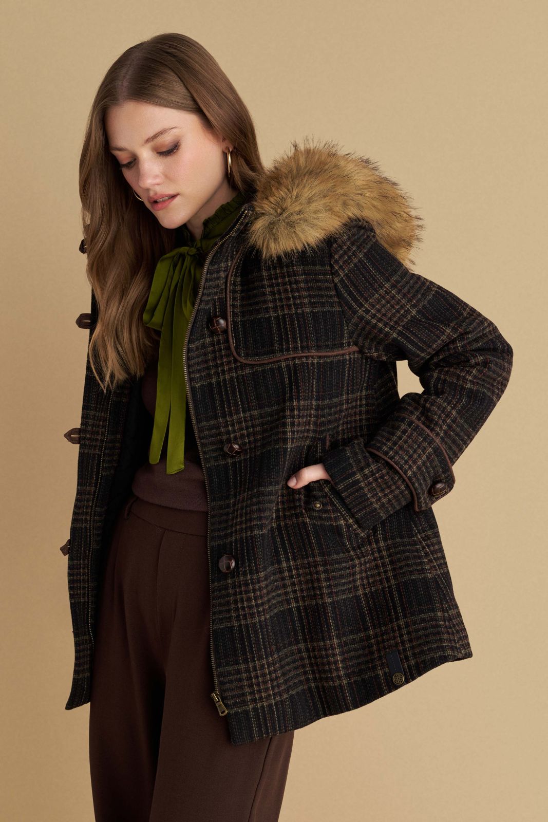 attrattivo - Pallto e shkurter kafe me kapuc dhe kuadrate