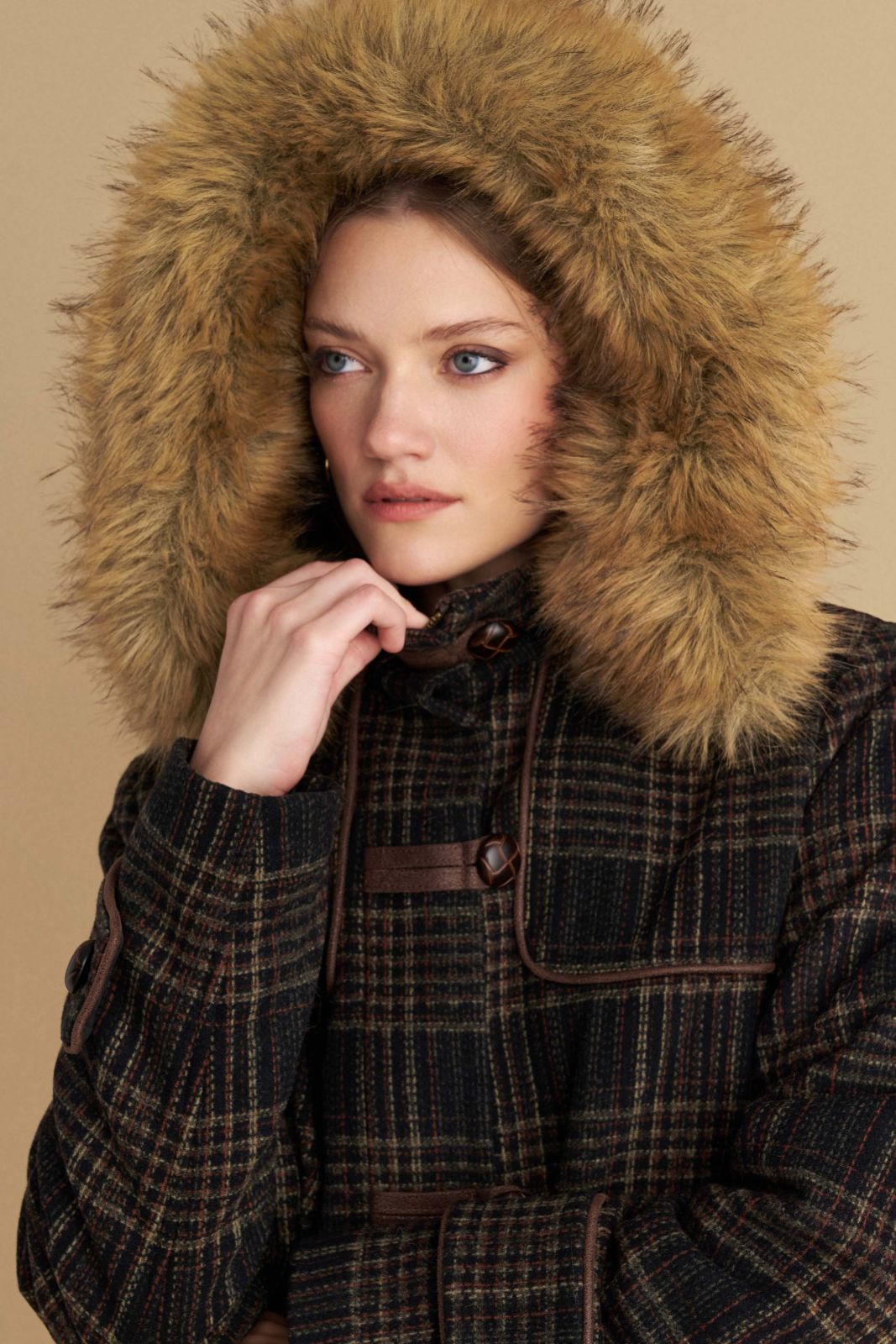 attrattivo - Pallto e shkurter kafe me kapuc dhe kuadrate