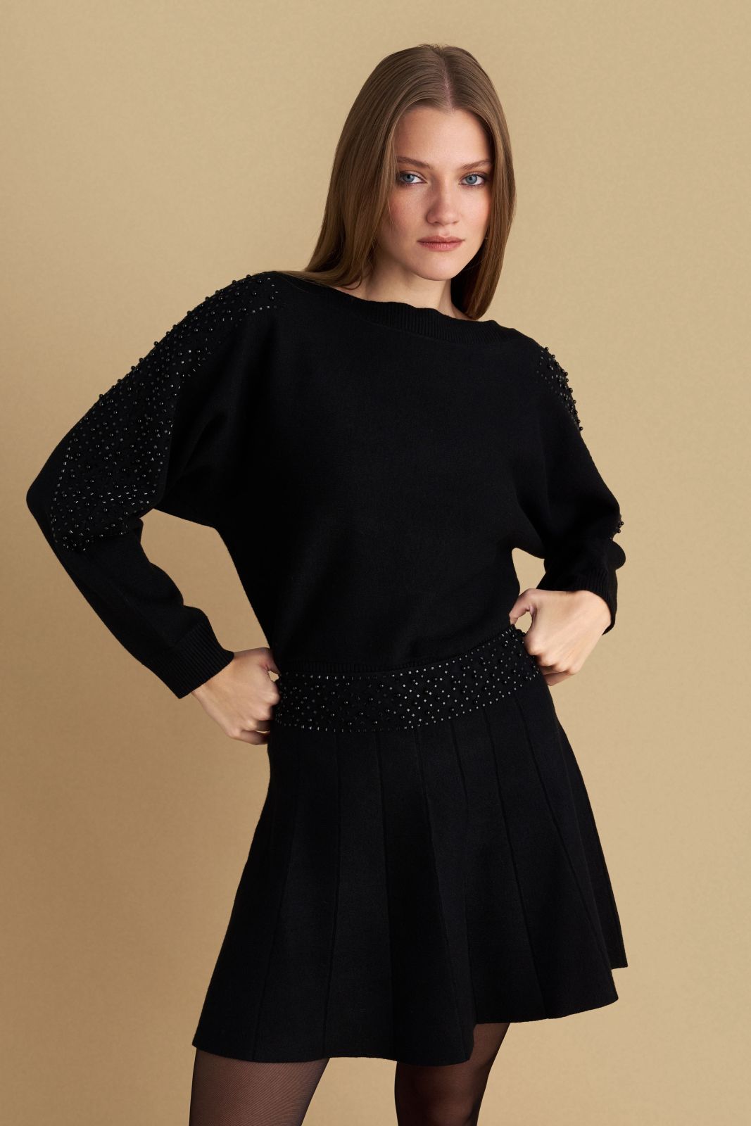 attrattivo - Pulover e zeze e thurur me detaje guresh dekorative