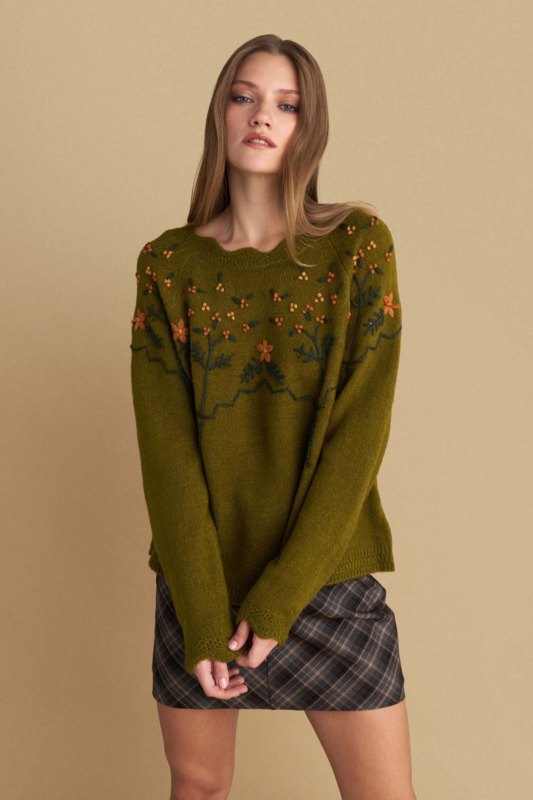 attrattivo - Pulover jeshile e thurur me qendisje