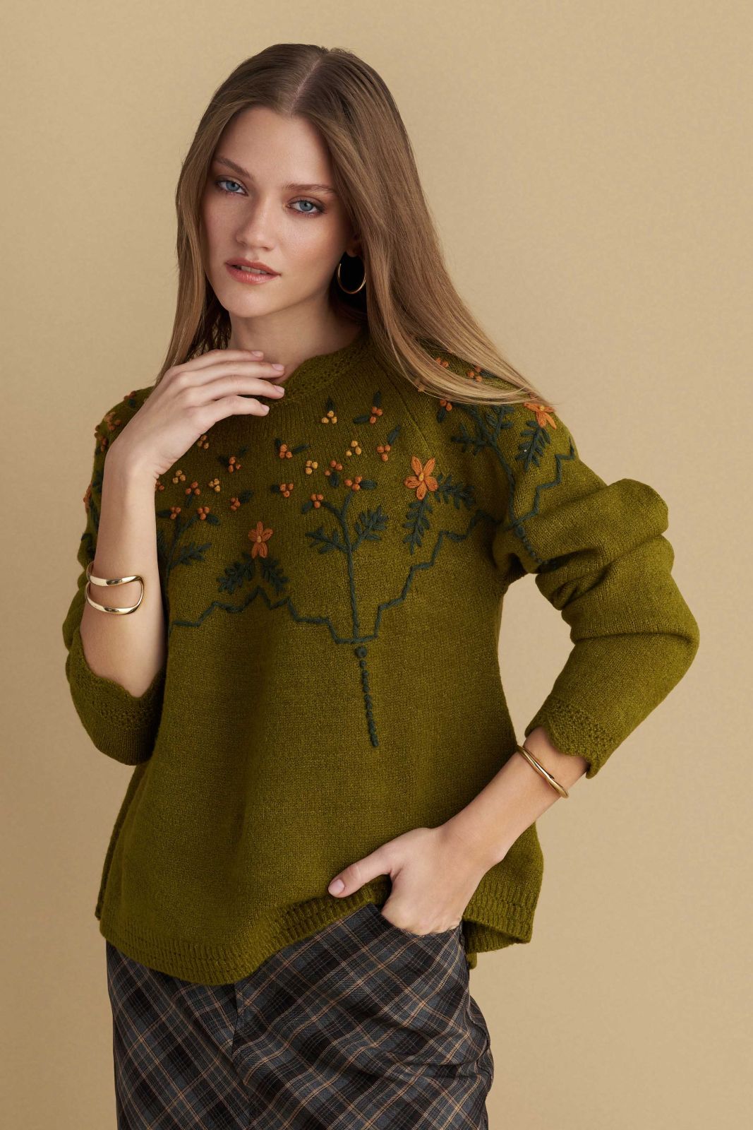 attrattivo - Pulover jeshile e thurur me qendisje