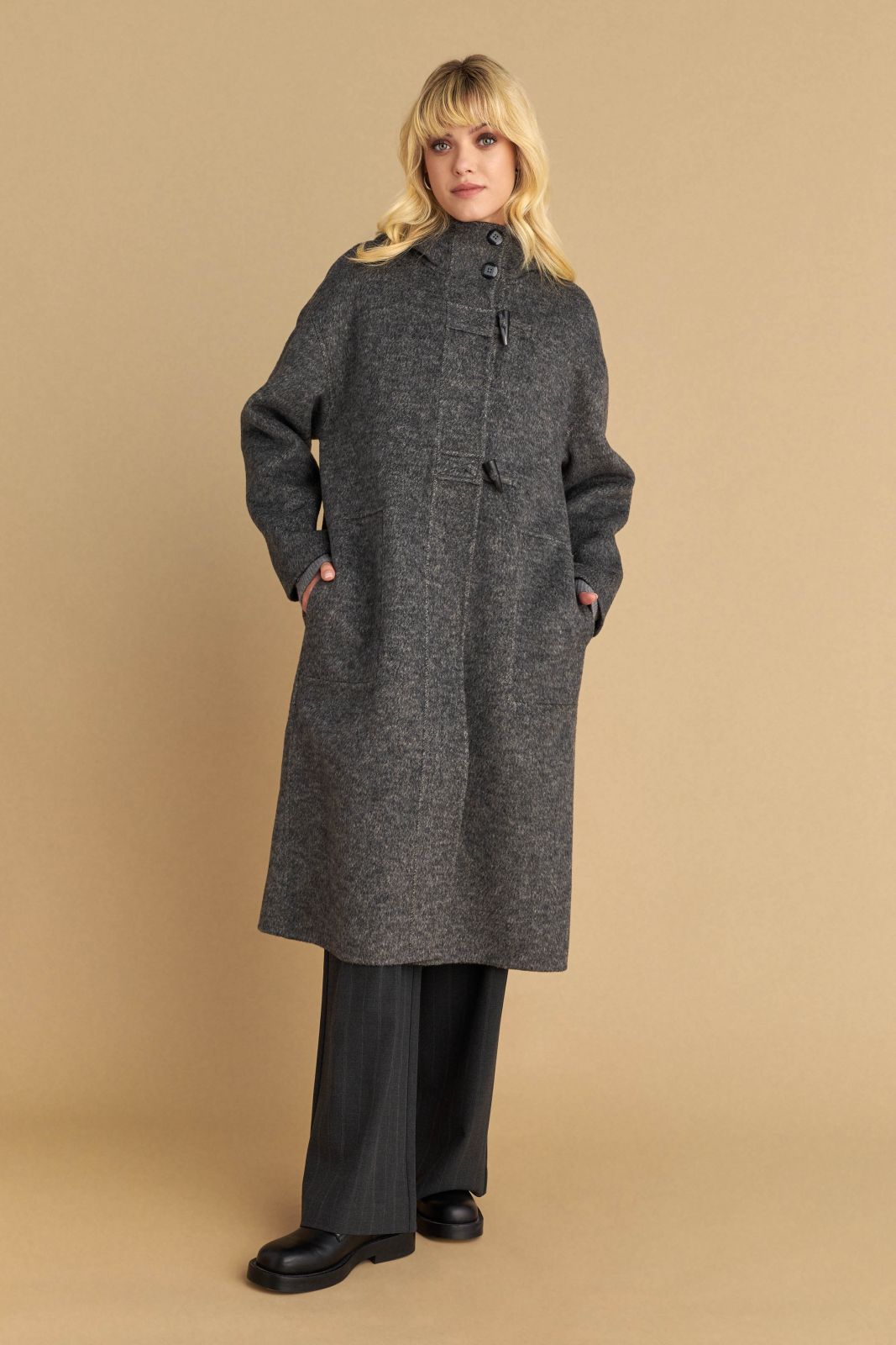 attrattivo - Pallto gri e gjate me kapuc