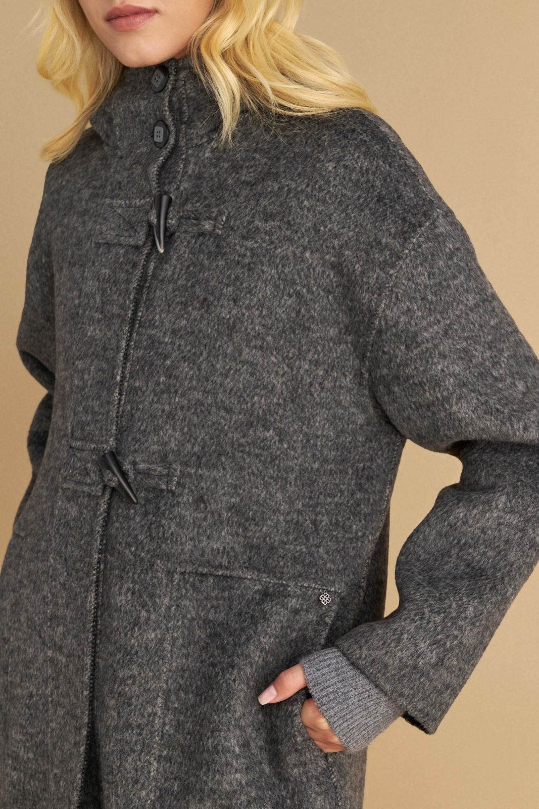 attrattivo - Pallto gri e gjate me kapuc