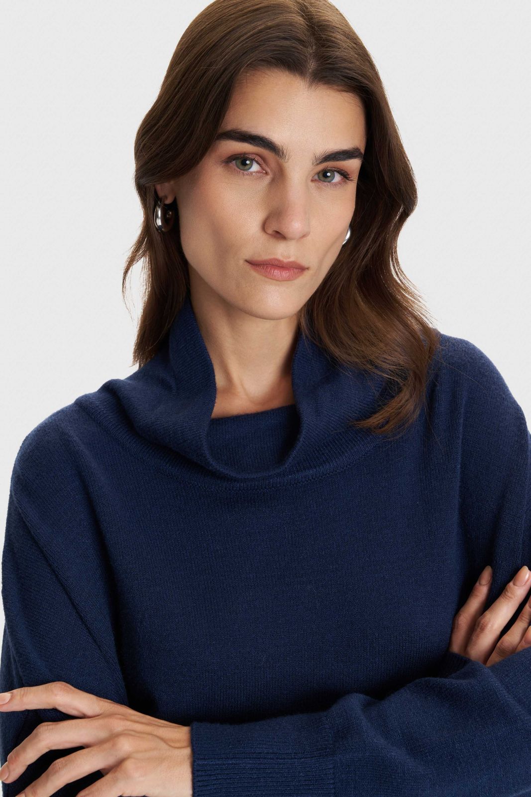 ALE - Pulover e lirshme blu,jeshile, e bardhe, e zeze dhe vishnje