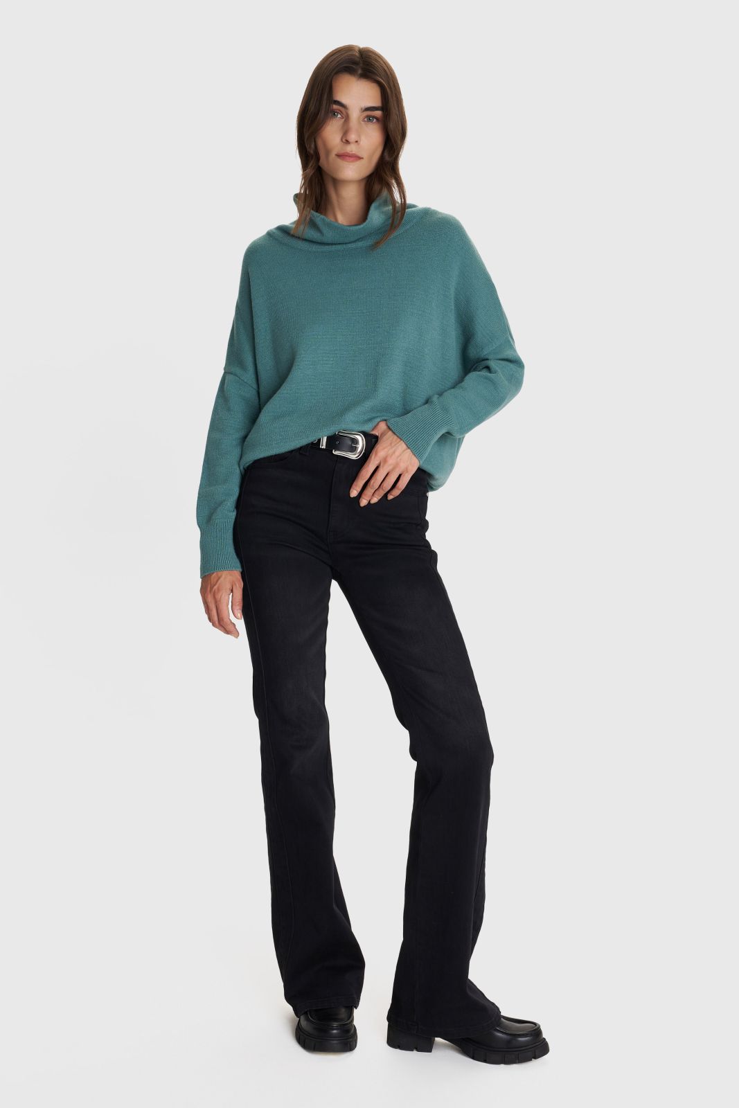 ALE - Pulover e lirshme blu,jeshile, e bardhe, e zeze dhe vishnje