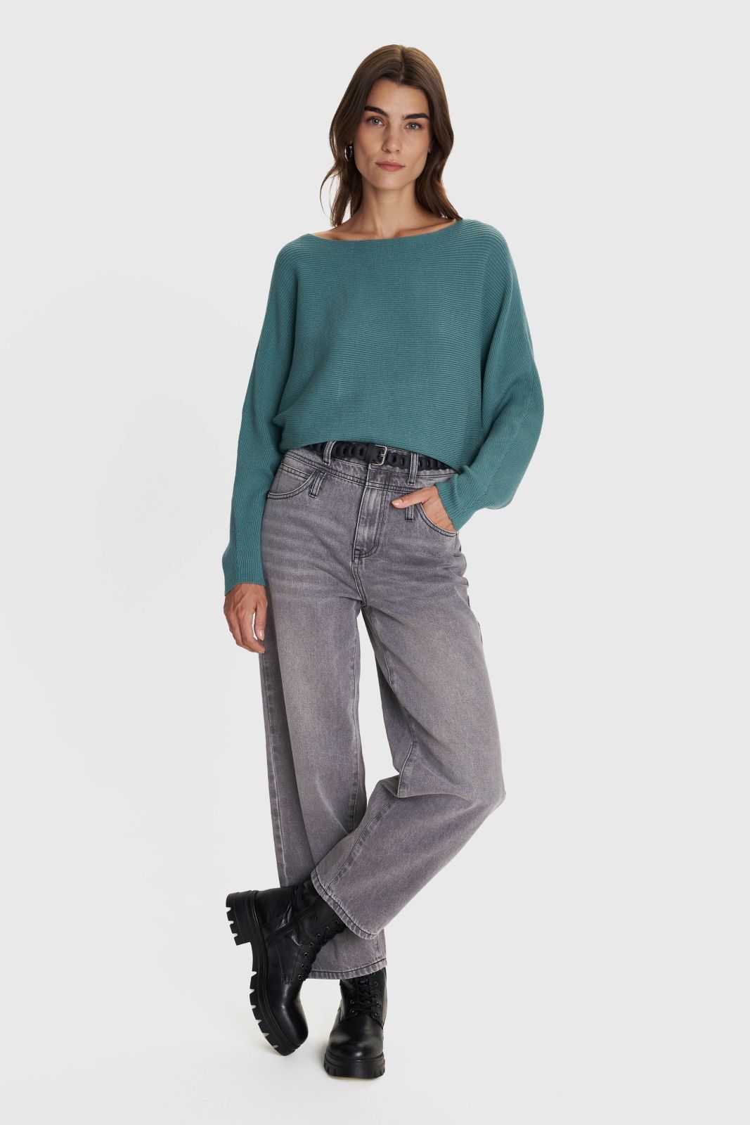 ALE - Pulover jeshile dhe bezhe me jake te rrumbullaket