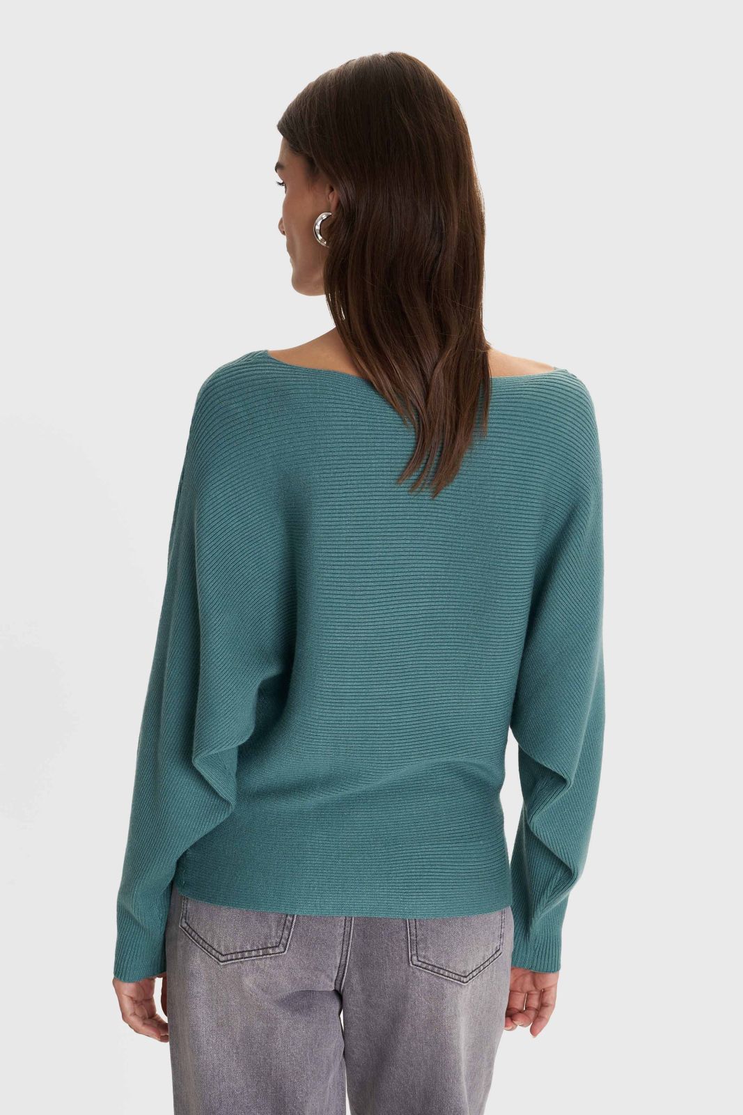 ALE - Pulover jeshile dhe bezhe me jake te rrumbullaket