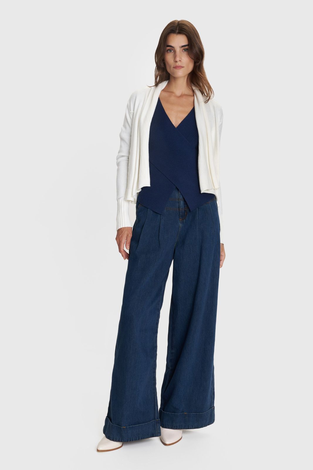 ALE - Bluze blu, roze , e bardhe dhe e zeze e thurur me jake V