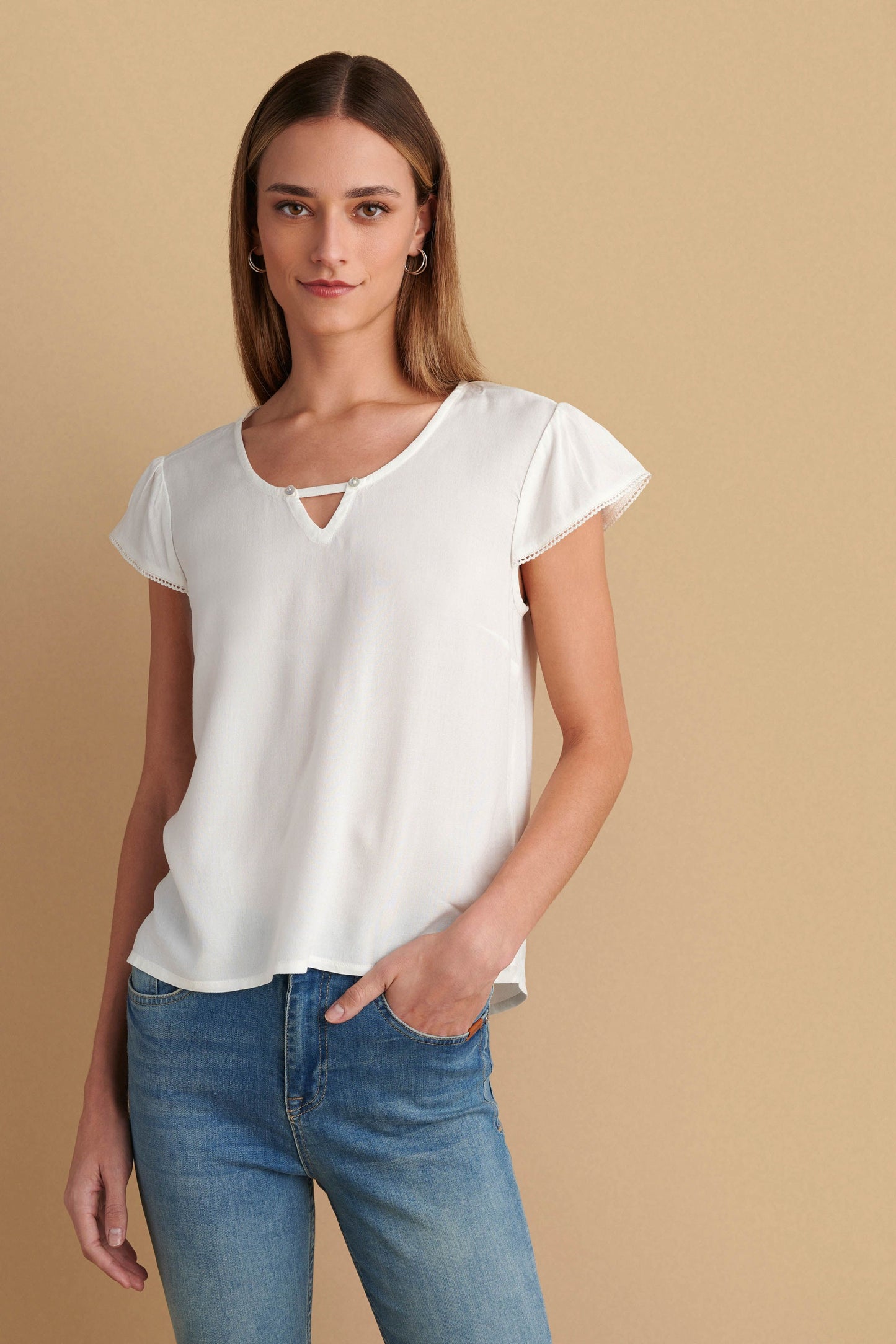 attrattivo - Bluze e bardhe me detaje dekorative