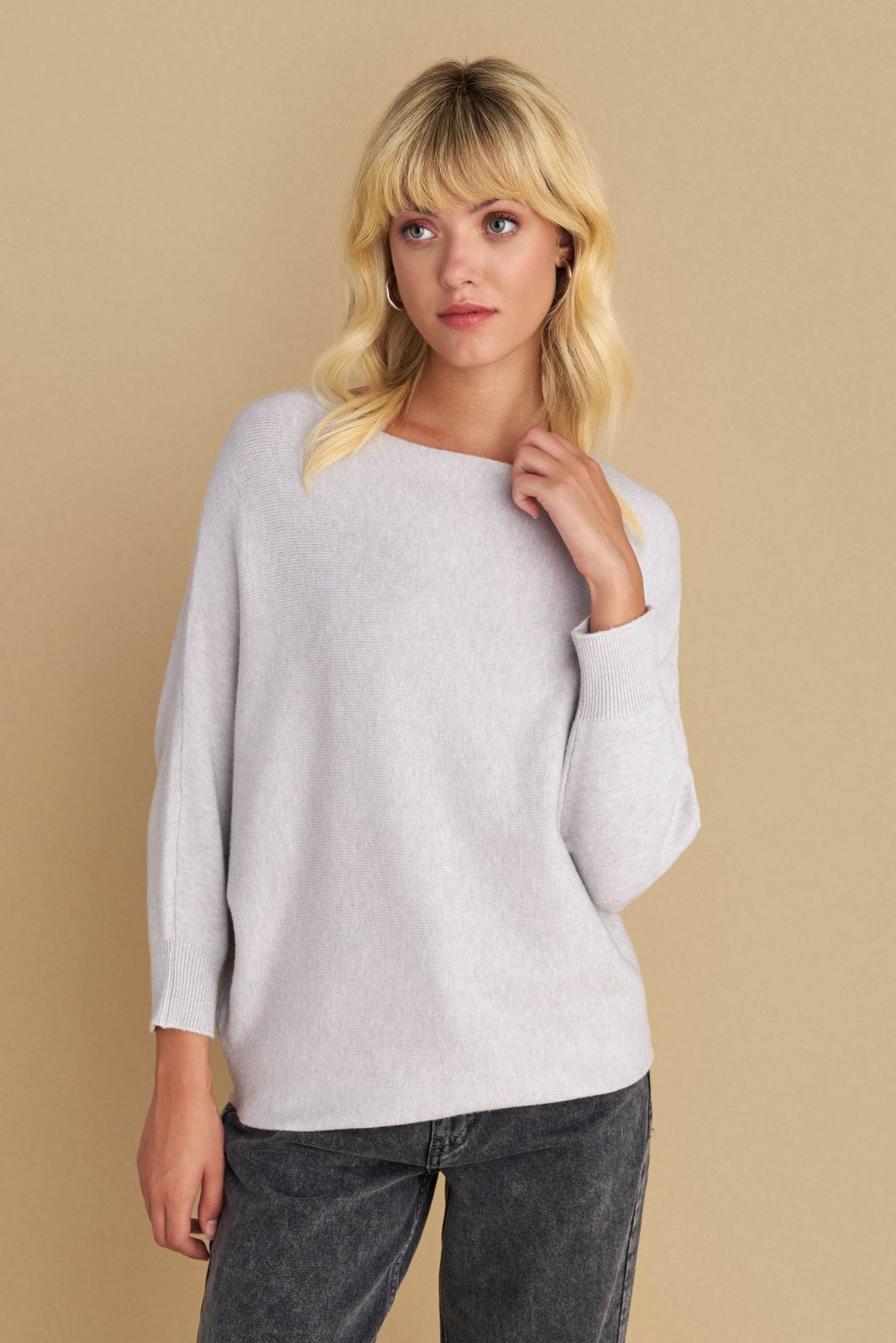 attrattivo - Pulover gri , e zeze , e kuqe dhe jeshile me menge te gjera