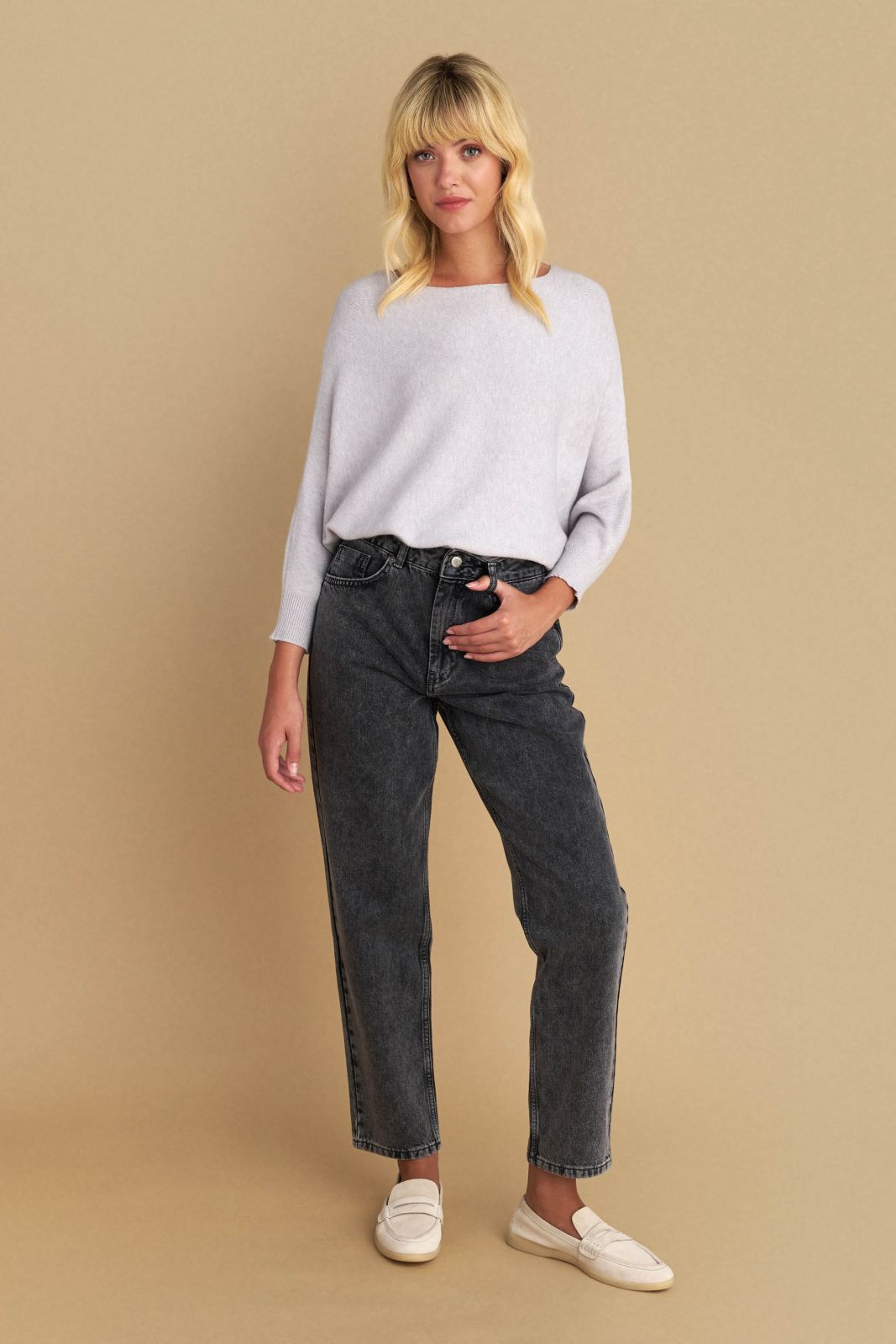 attrattivo - Pulover gri , e zeze , e kuqe dhe jeshile me menge te gjera