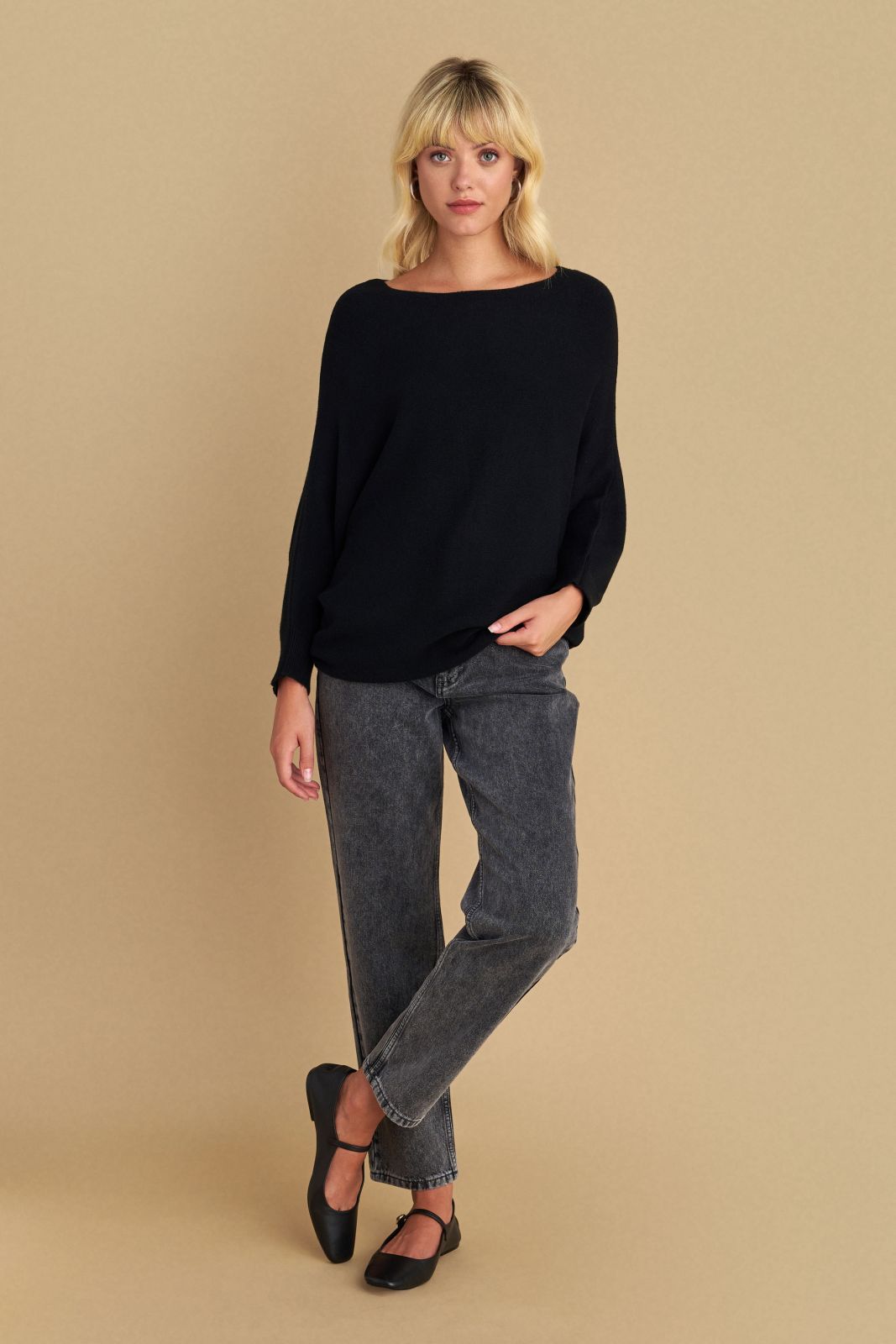 attrattivo - Pulover gri , e zeze , e kuqe dhe jeshile me menge te gjera