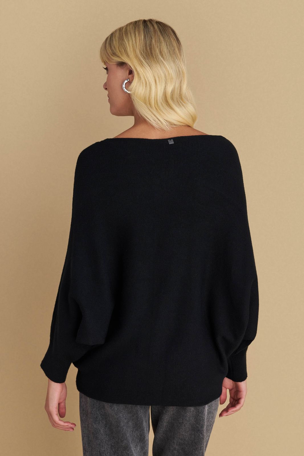 attrattivo - Pulover gri , e zeze , e kuqe dhe jeshile me menge te gjera