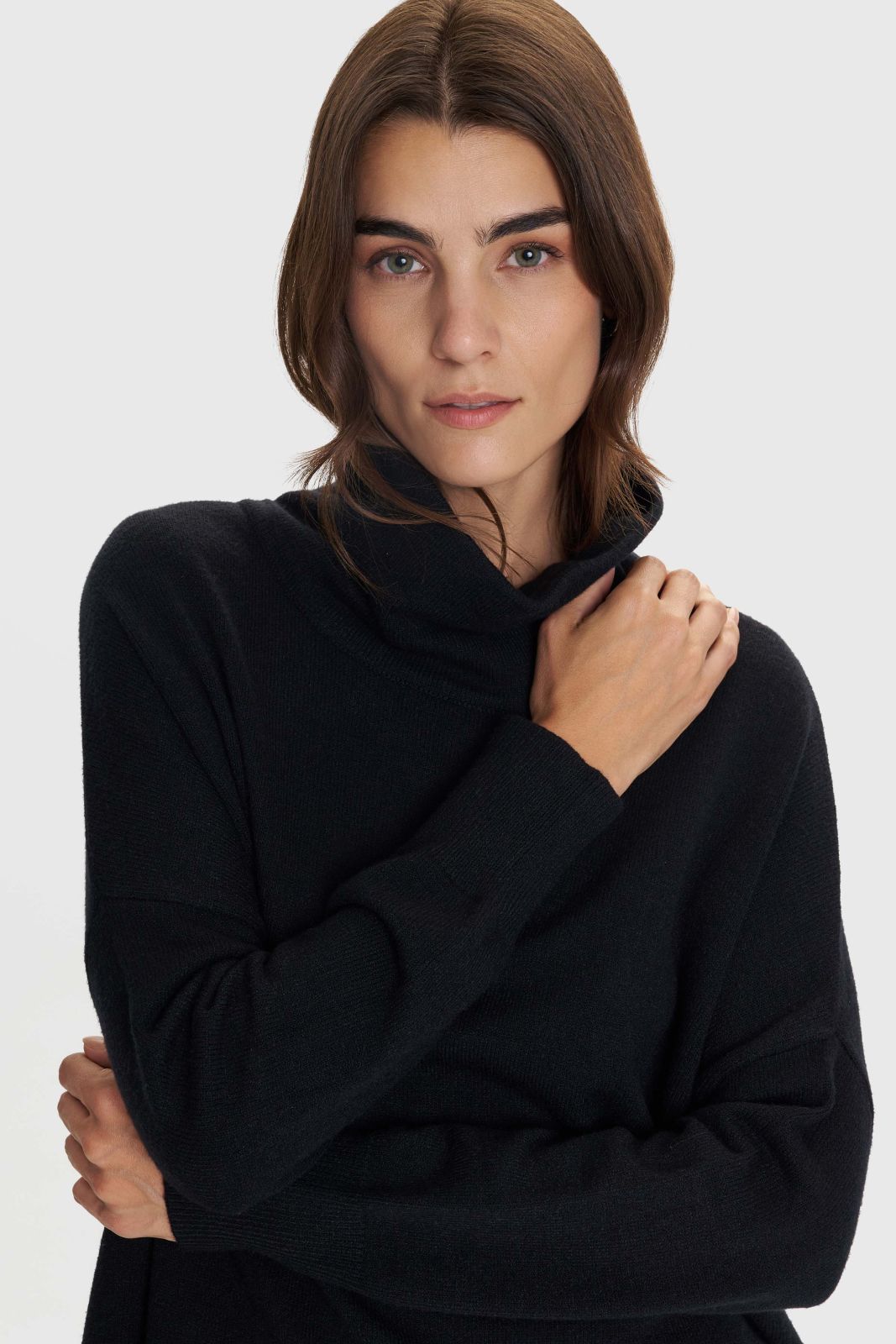 ALE - Pulover e lirshme blu,jeshile, e bardhe, e zeze dhe vishnje