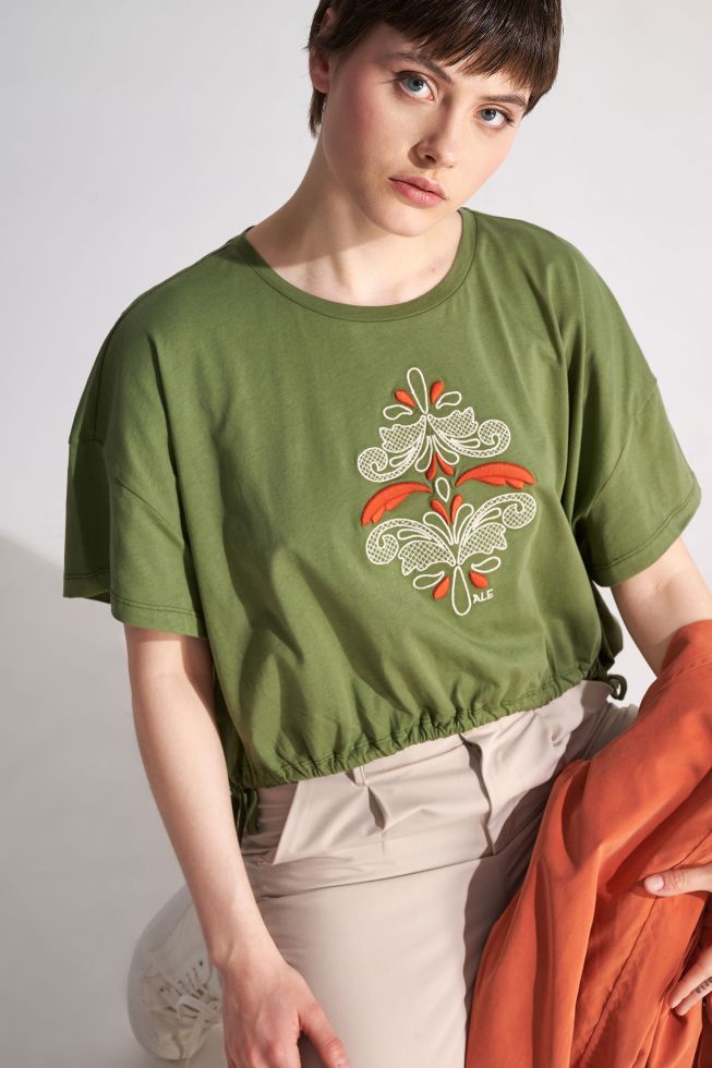 ALE - T-shirt me lidhje ne dy ngjyra, jeshile dhe bezhë