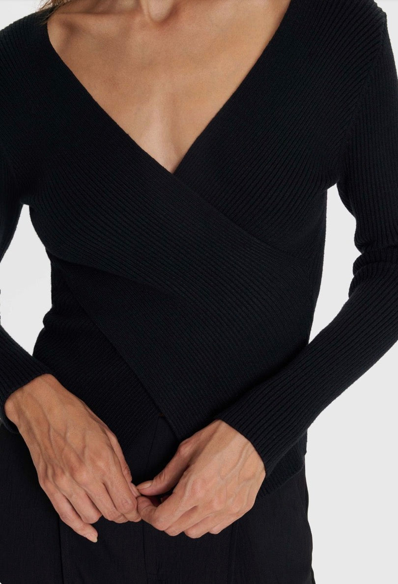 ALE - Bluze blu, roze , e bardhe dhe e zeze e thurur me jake V