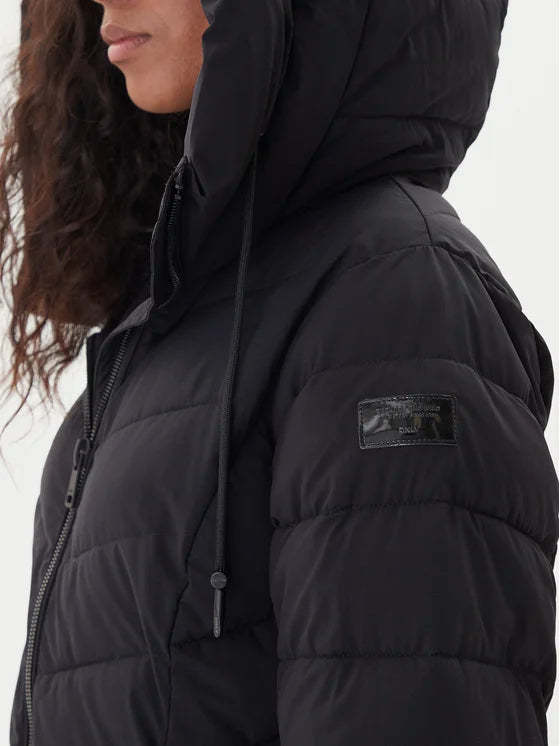 ONLY - Xhup i gjate bezhe dhe i zi me kapuc