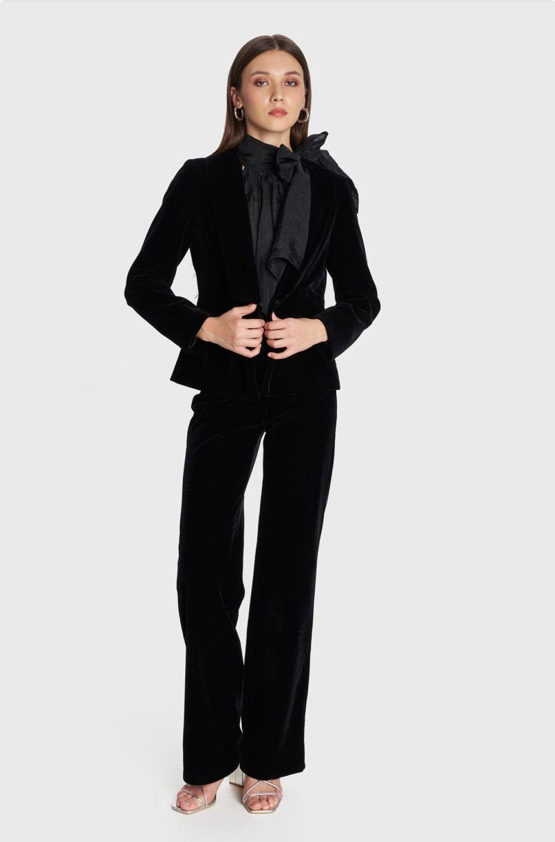 ALE - Kostum veludhe xhakete dhe pantallona ne ngjyren vishnje dhe te zeze