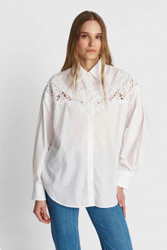 ALE - Kemishe pambuku e bardhe me detaje dantelle
