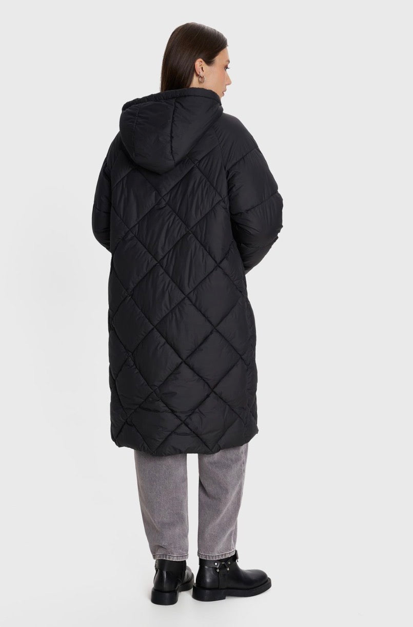 ALE - Xhup qe vishet nga dy anet