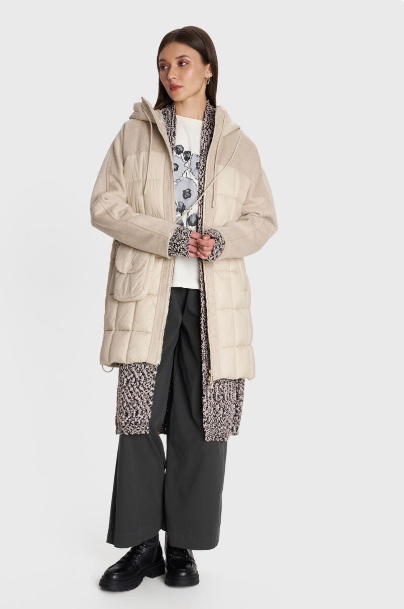 ALE - Pallto bezhe dhe e zeze trecerekshe me kapuc dhe cante