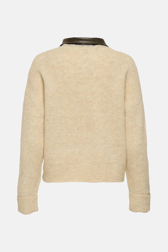 ONLY - Triko bezhe dhe gri me zinxhir dhe jake lekure