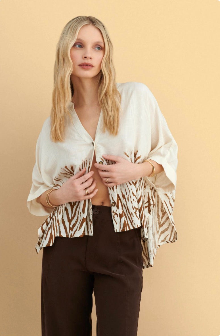 attrattivo - Kemishe bezhe oversize me printe