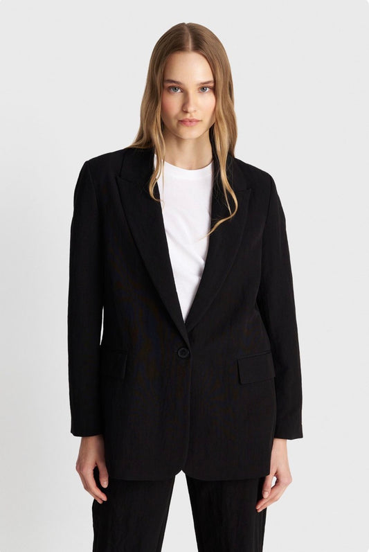 ALE - Xhakete e zeze me prerje te drejte