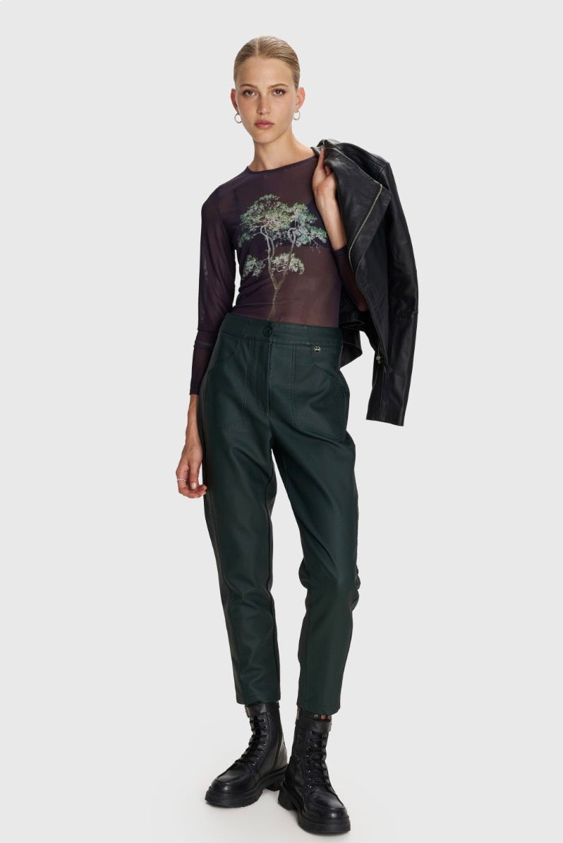 ALE - Pantallona lekure jeshile dhe te zeza me xhepa