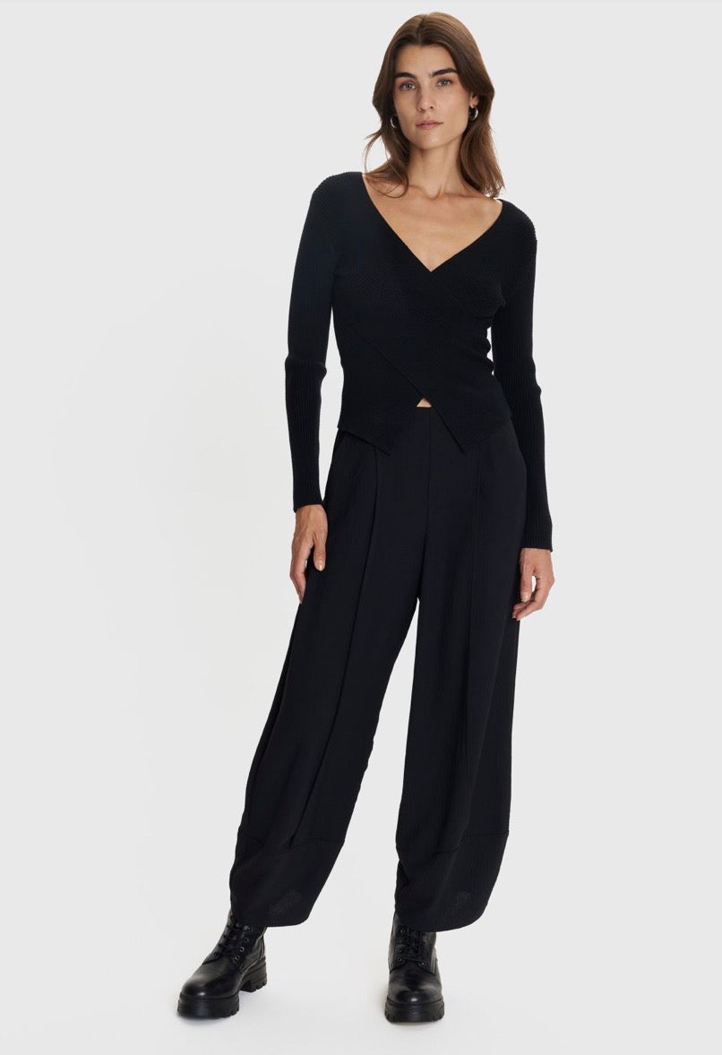 ALE - Bluze blu, roze , e bardhe dhe e zeze e thurur me jake V