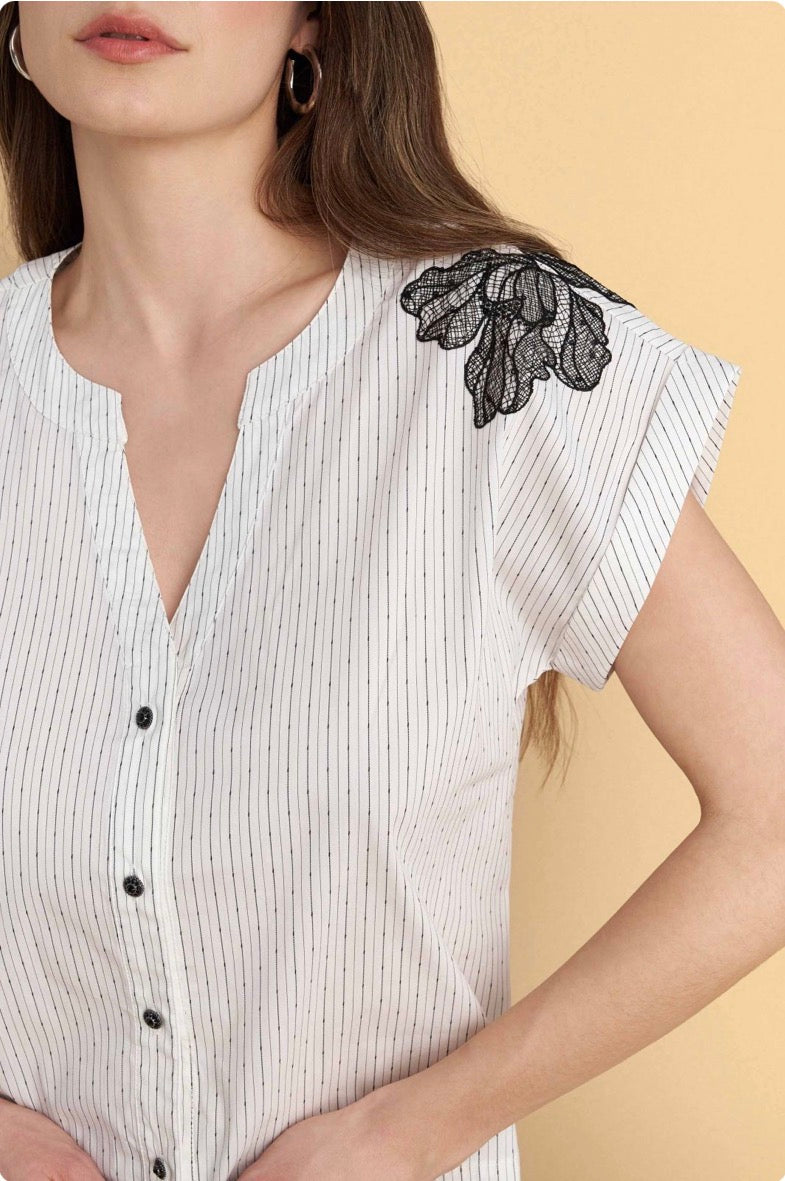 attrattivo - Kemishe e bardhe me vija dhe detaje