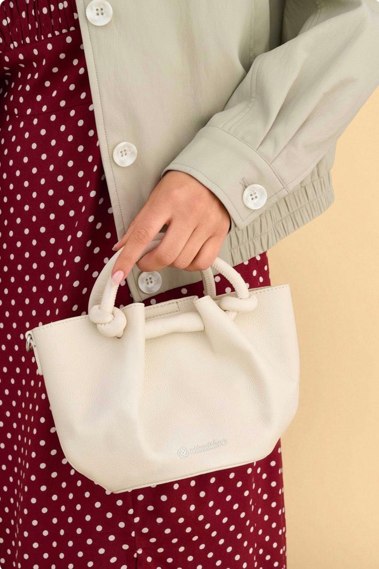 attrattivo - Cante lekure e bardhe