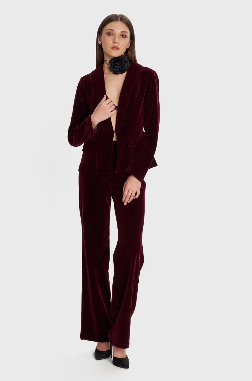 ALE - Kostum veludhe xhakete dhe pantallona ne ngjyren vishnje dhe te zeze