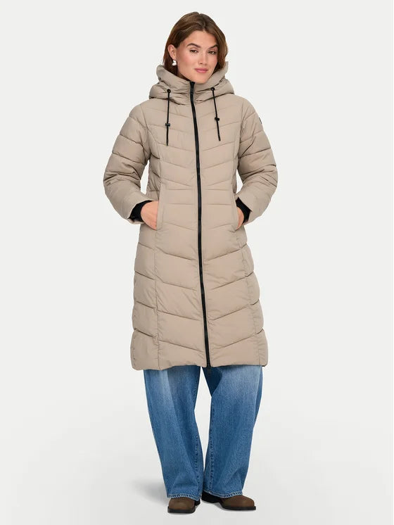 ONLY - Xhup i gjate bezhe dhe i zi me kapuc